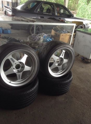 แมคแท้ 17กว้าง10นิ้ว  1คู่. พร้อมยางkumho สลิค 240/61 ยางปี12