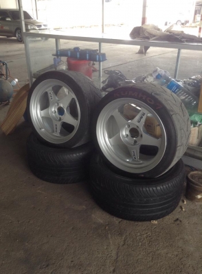 แมคแท้ 17กว้าง10นิ้ว  1คู่. พร้อมยางkumho สลิค 240/61 ยางปี12