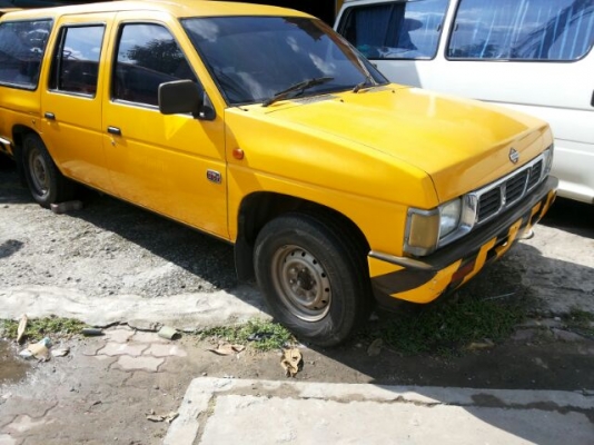 BIG M แวน ปี 96 เครื่อง 2500 cc ฝาแดง( มือเดียว) BIG M แวน ปี 96 เครื่อง 2500 cc ฝาแดง( มือเดียว)