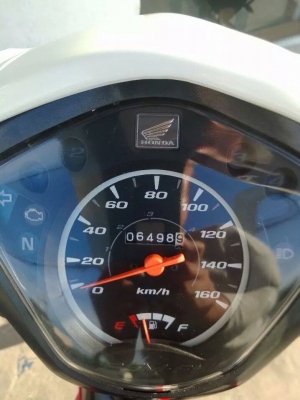 ราคาถูก Honda Wave 110 i สีขาว แดง ปี 2556 รถสวย ขับนิ่มขี่ดีมากๆ พร้อมใช้