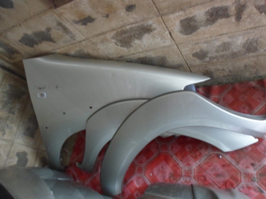 ขายบังโคลนซ้ายขวาพร้อมคิ้วล้อ ฟอร์จูนเนอร์ปี 06 ไม่มีตำหนิ 3,000บาท