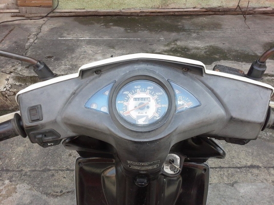 Click play ปี 50 สีขาว ดำ รถบ้าน สวย เครื่องเดิมๆ แน่นๆ โอนให้ฟรีๆ