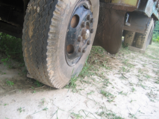 หัวยาว  เพลาเดียว  เครื่อง 165 แรง    275,000 บาท