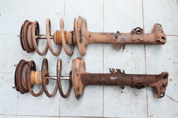 ขาย โช๊คอัฟน้ำมัน BMW 323 E36 หน้า-หลัง ขาย โช๊คอัฟน้ำมัน BMW 323 E36 หน้า-หลัง