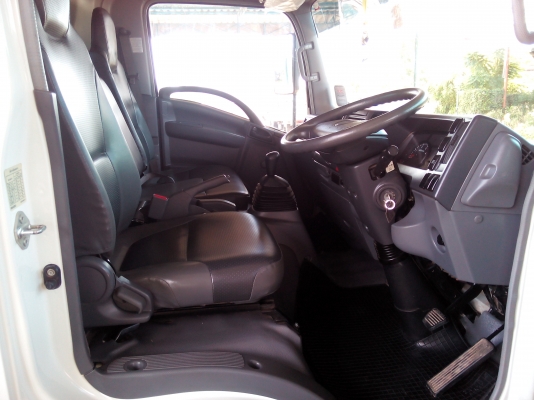 6 ล้อกลาง  *Euro.3*  ISUZU NPR 150 แรงม้า+คอมมอนเรว  * ยาว 5.00 ม. *  รถสวยเดิม+สวยจริง * รถห้างแท้ *  มีเล่มพร้อม *