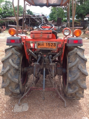 แทรกเตอร์คูโบต้า 3408สภาพเดิมทั้งคัน ดีมาก เป็นรถขาดจำนำมีผานหลังให้ด้วย แทรกเตอร์คูโบต้า 3408สภาพเดิมทั้งคัน ดีมาก เป็นรถขาดจำนำมีผานหลังให้ด้วย