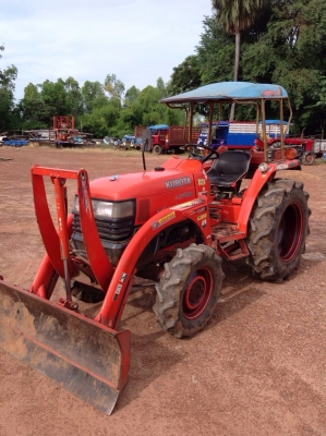 แทรกเตอร์คูโบต้า 3408สภาพเดิมทั้งคัน ดีมาก เป็นรถขาดจำนำมีผานหลังให้ด้วย