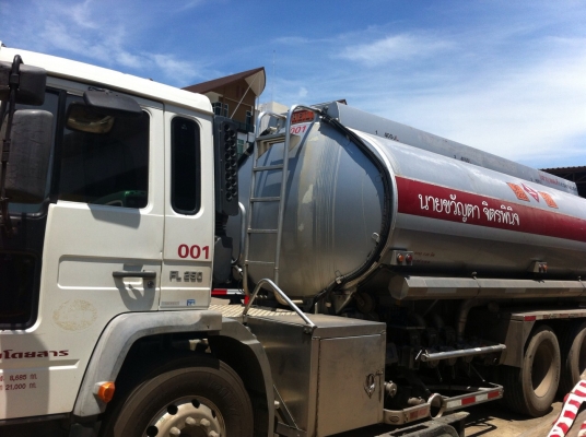 ขายดาวน์...หรือตัดสด 10ล้อเพลาเดียวบรรทุกถังน้ำมันมิเนียม 17000.ลิตร(ดูหน้าเล่ม..)