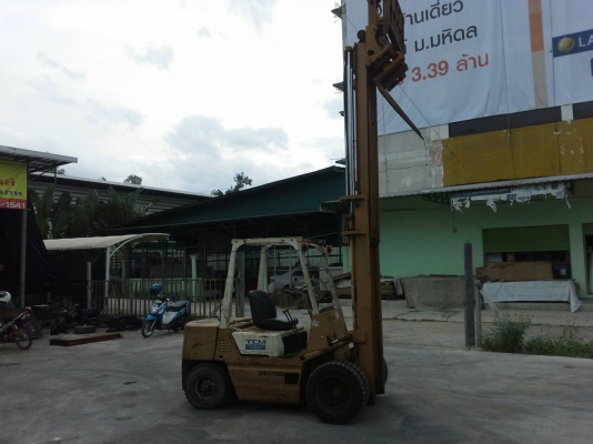 TCM FD30Z7 ขนาด3ตัน เกียร์ธรรมดา เสาสูง4เมตรฮิ้งฟอร์ค เครื่องดีเซลC240ล้อหน้าคู่ รถญี่ปุ่นแท้ รับประกันเครื่องเกียร์6เดือน