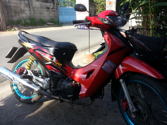 ขายเวฟ125ตัวมีดิสหลังเครื่องดีภาษีปี58เอกสารพร้อมโอน