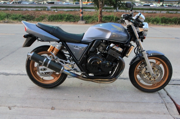 ขาย Cb400 vs s ปี97 ท่อไทเทเนียมฟลู สรรพสามิตตัวจิง เครื่องดี เก็บงานแล้ว สภาพนาง