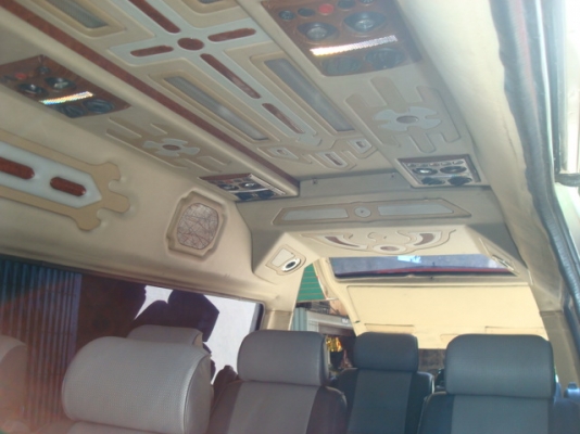 รถตู้หลังคาสูงครับ รถตู้หลังคาสูงครับ