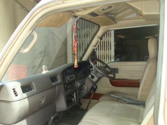 รถตู้หลังคาสูงครับ รถตู้หลังคาสูงครับ