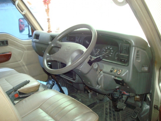 รถตู้หลังคาสูงครับ รถตู้หลังคาสูงครับ