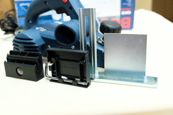 ขายกบไฟฟ้า bosch GHD 10-82 ขายกบไฟฟ้า bosch GHD 10-82