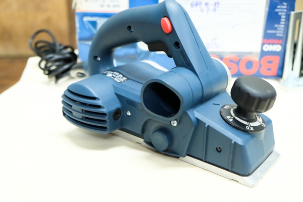 ขายกบไฟฟ้า bosch GHD 10-82 ขายกบไฟฟ้า bosch GHD 10-82