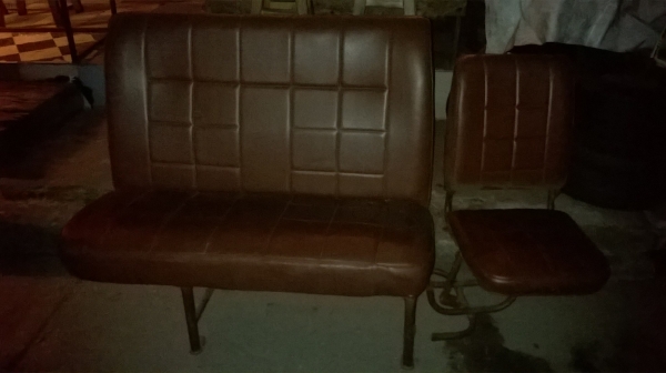 ขาบเบาะนักเรียนรถตู้ครับ