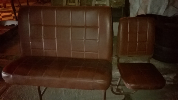 ขาบเบาะนักเรียนรถตู้ครับ