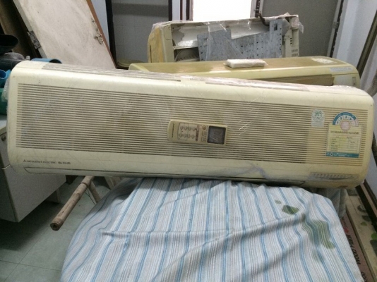 ขายเครื่องปรับอากาศ 5 ชุด ขายรวม 22,000 บาท