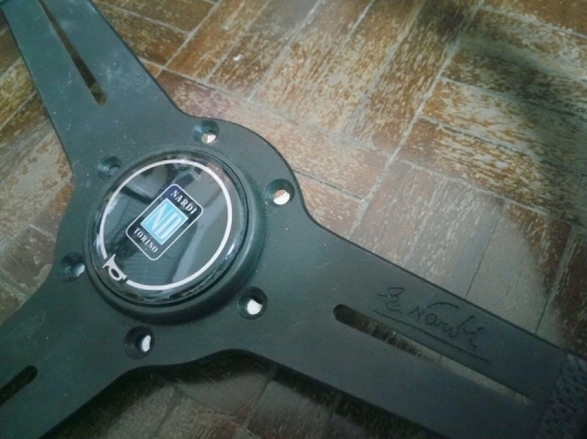 ขายวงซิ่งNARDIแท้รุ่นลายเซน์ยก้านดำหนังรูด้ายแดงขนาด13.5นิ้วแตรแท้สวย฿3800ลดได้