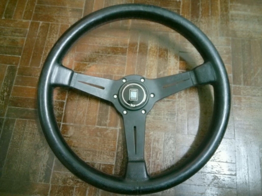 ขายวงซิ่งNARDIแท้รุ่นลายเซน์ยก้านดำหนังรูด้ายแดงขนาด13.5นิ้วแตรแท้สวย฿3800ลดได้