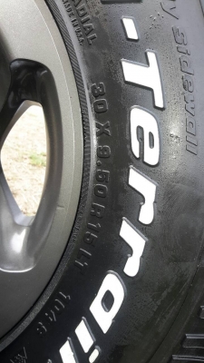 แม็กพร้อมยางขอบ15 4&times;4 ยางBF 30&times;9.5 -15 สวยที่สุดถูกๆ ครับใส่่ได้เลย