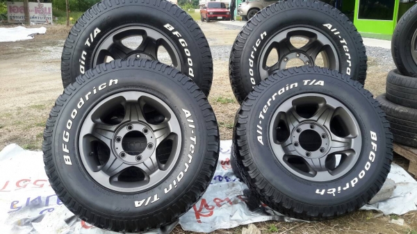 แม็กพร้อมยางขอบ15 4&times;4 ยางBF 30&times;9.5 -15 สวยที่สุดถูกๆ ครับใส่่ได้เลย