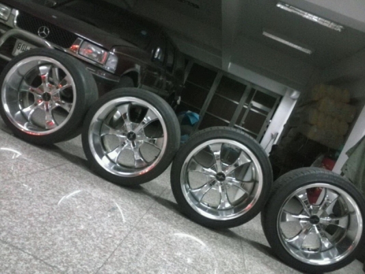 ขายล้อVIPญี่ปุ่นของFABULOUSลึกๆล้นๆสุดใจหน้าโคมเมียม6กันยก