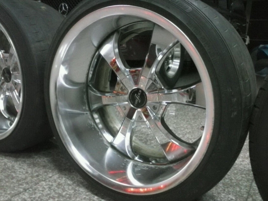 ขายล้อVIPญี่ปุ่นของFABULOUSลึกๆล้นๆสุดใจหน้าโคมเมียม6กันยก