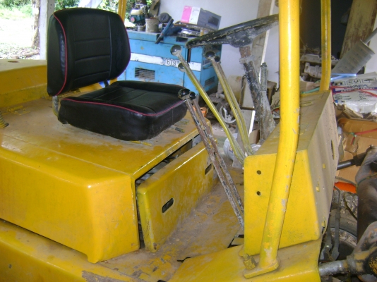 ขายโฟล์คลิฟjเครื่องอีซูซุ4สูบดีเชลเสาสุง4เมตร 3ตัน