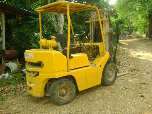 ขายโฟล์คลิฟjเครื่องอีซูซุ4สูบดีเชลเสาสุง4เมตร 3ตัน