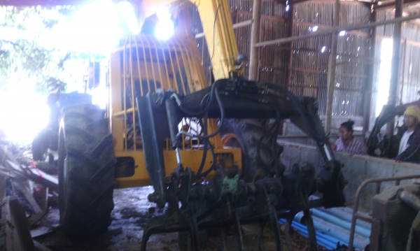 รถคีบอ้อย 3 ล้อ เครื่อง ด๊อยซ์ 3 สูบ