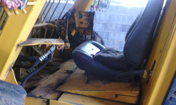 รถคีบอ้อย 3 ล้อ เครื่อง ด๊อยซ์ 3 สูบ