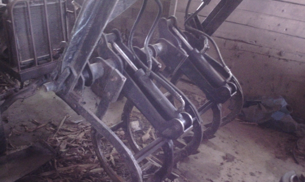 รถคีบอ้อย 3 ล้อ เครื่อง ด๊อยซ์ 3 สูบ