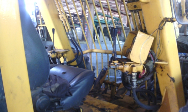 รถคีบอ้อย 3 ล้อ เครื่อง ด๊อยซ์ 3 สูบ