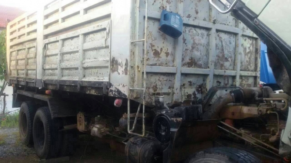 HINO-3M-ดั้ม2เพลา.เครื่องM1OC.ครัชซีสวย.างๆเก็บสีหน่อยOK-ราคา850,000บ HINO-3M-ดั้ม2เพลา.เครื่องM1OC.ครัชซีสวย.างๆเก็บสีหน่อยOK-ราคา850,000บ