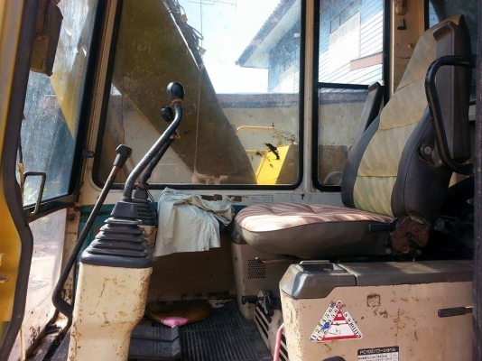 ขายเทรลเลอร์KT925+แบคโค100-5 เทรลเลอร์KT925 เครื่องดี คัชซีสวย สภาพพร้อมใช้ เอกสารพร้อมโอน แบคโค100-5 เครื่องดี ช่วงล่างดี เอวแน่น ไม่โหลด ทำงานเร็ว สภาพพร้อมใช้งาน สนใจโทร090-8588220คุณนะ ID:narong498 หรือwww.truck.in.th/498