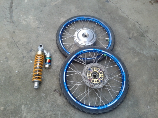 ขายดุมล้อพร้อมยางของคลิก โช๊ค