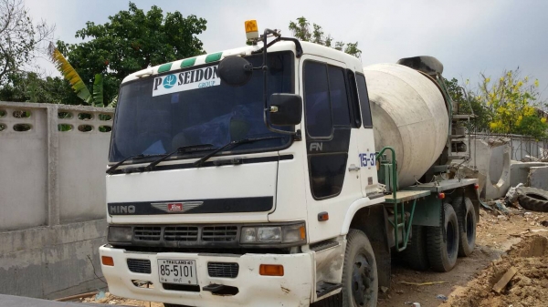 ขายรถ 10 ล้อโม่ปูน HINO เครื่อง EK100 260 แรงม้า โม่ 6 คิว ราคา 980000