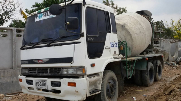 ขายรถ 10 ล้อโม่ปูน HINO เครื่อง EK100 260 แรงม้า โม่ 6 คิว ราคา 980000