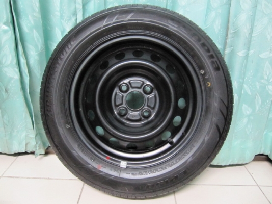 ขายยางติดรถป้ายแดง TOYOTA YARIS ขนาด 175 65R 14 ขอบ 14 สภาพใหม่มากๆ