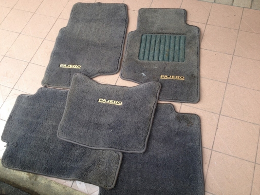 พรมมิตซู PAJERO ทั้งชุดของเก่าญี่ปุ่นสภาพตามรูป