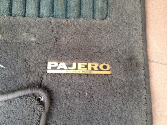 พรมมิตซู PAJERO ทั้งชุดของเก่าญี่ปุ่นสภาพตามรูป