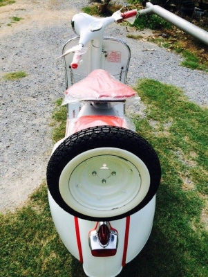ขาย Vespa64 สีขาวมุก มุ้งมิ้ง ฟรุ้งฟริ้ง สวยๆ ตัดขอบแดงเซี้ยๆ เครื่องผ่าใหม่ no book เอกสารอินวอย รถอยู่ชัยนาทครับ สนใจติดต่อ 082 633 6557 โป้งครับ รับเทรินทุกรุ่นครับ