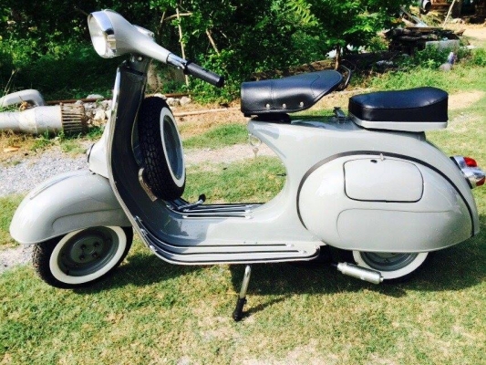 เสร็จเรียบร้อยพร้อมส่งงานครับ ขอบคุณ น้อง อ๊อฟ สามชุก สุพรรณบุรีมากครับ ที่ไว้ใจสั่งรถจาก ร้าน รุ่งเจริญ เวสป้าครับ...ปล.อย่าลืมของฝากนะครับ หลวงพ่อมุ้ย วัดดอนไร่นะครับ 5555