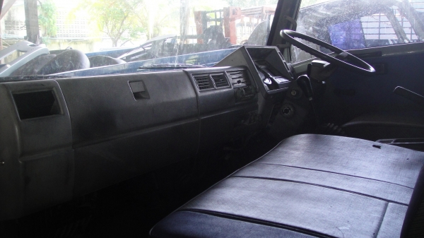 หัว HINO FC ฃุปเปอร์เสี่ย สีใหม่ เบาะใหม่ ขาดีดหน้า-หลัง ของครบ ราคาถูก หัว HINO FC ฃุปเปอร์เสี่ย สีใหม่ เบาะใหม่ ขาดีดหน้า-หลัง ของครบ ราคาถูก