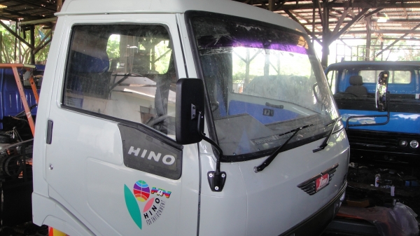 หัว HINO FC ฃุปเปอร์เสี่ย สีใหม่ เบาะใหม่ ขาดีดหน้า-หลัง ของครบ ราคาถูก