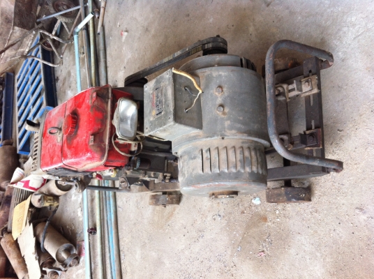 เครื่องปั่นไฟสนาม เครื่องปั่นไฟสนาม