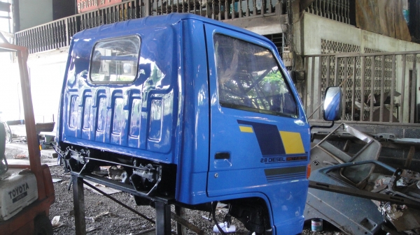 หัว ISUZU NKR ห้างแท้ สีใหม่สวย ขาดีดหน้า-หลัง ของครบ ราคาถูก หัว ISUZU NKR ห้างแท้ สีใหม่สวย ขาดีดหน้า-หลัง ของครบ ราคาถูก