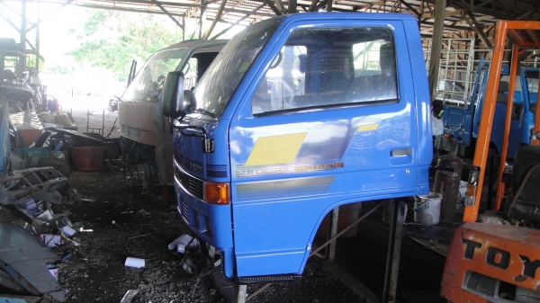 หัว ISUZU NKR ห้างแท้ สีใหม่สวย ขาดีดหน้า-หลัง ของครบ ราคาถูก